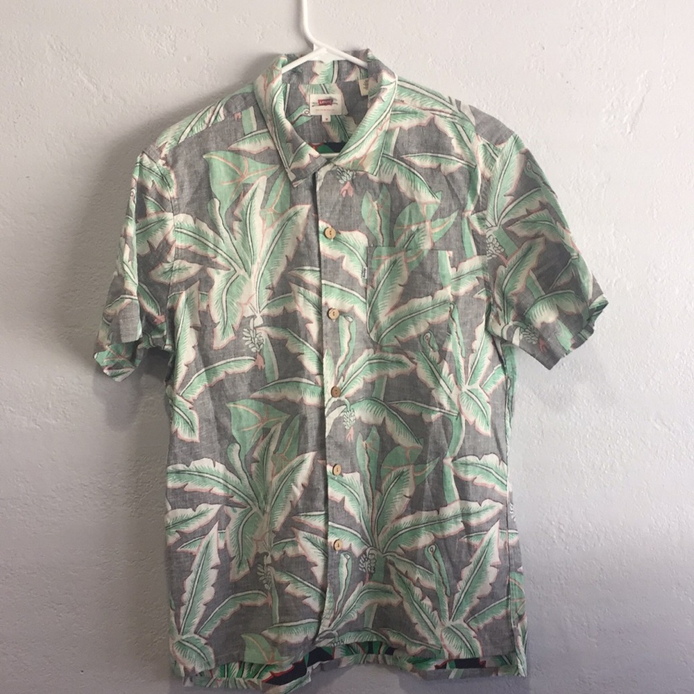 NWOT -Levi’s button up shirt